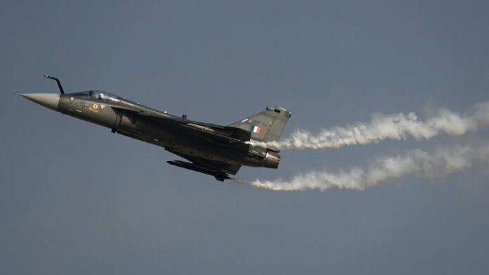 Experts Reveal What May Have Caused India’s Tejas Jet to Crash at Dubai Airshow